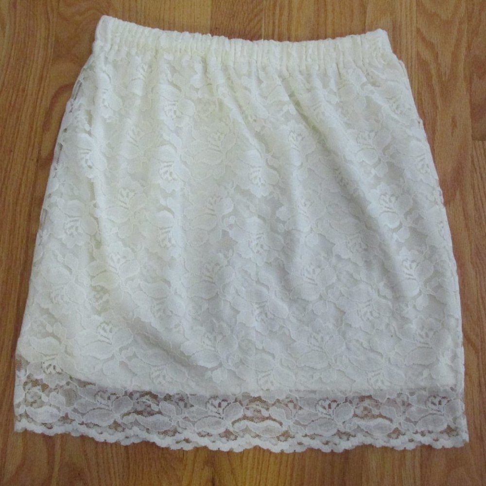 XHILARATION WOMEN'S SIZE S SKIRT IVORY FLORAL LACE SHORT ELASTIC WAIST MINI